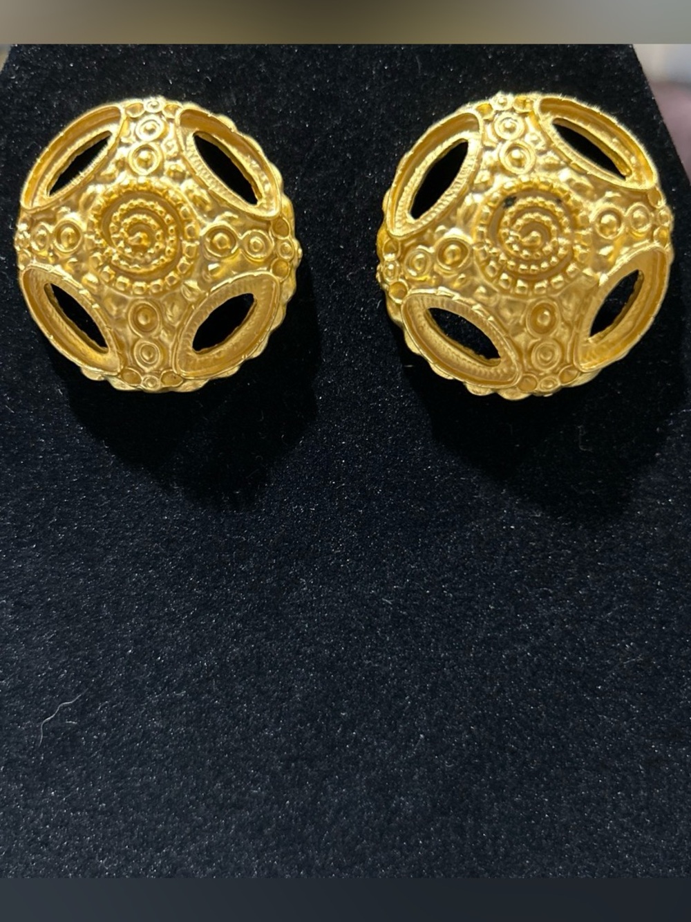 Gold color Filigree Dome stud Earrings - Women Jewelry